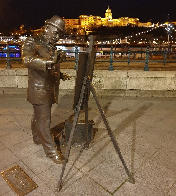 46 Statue of the Painter